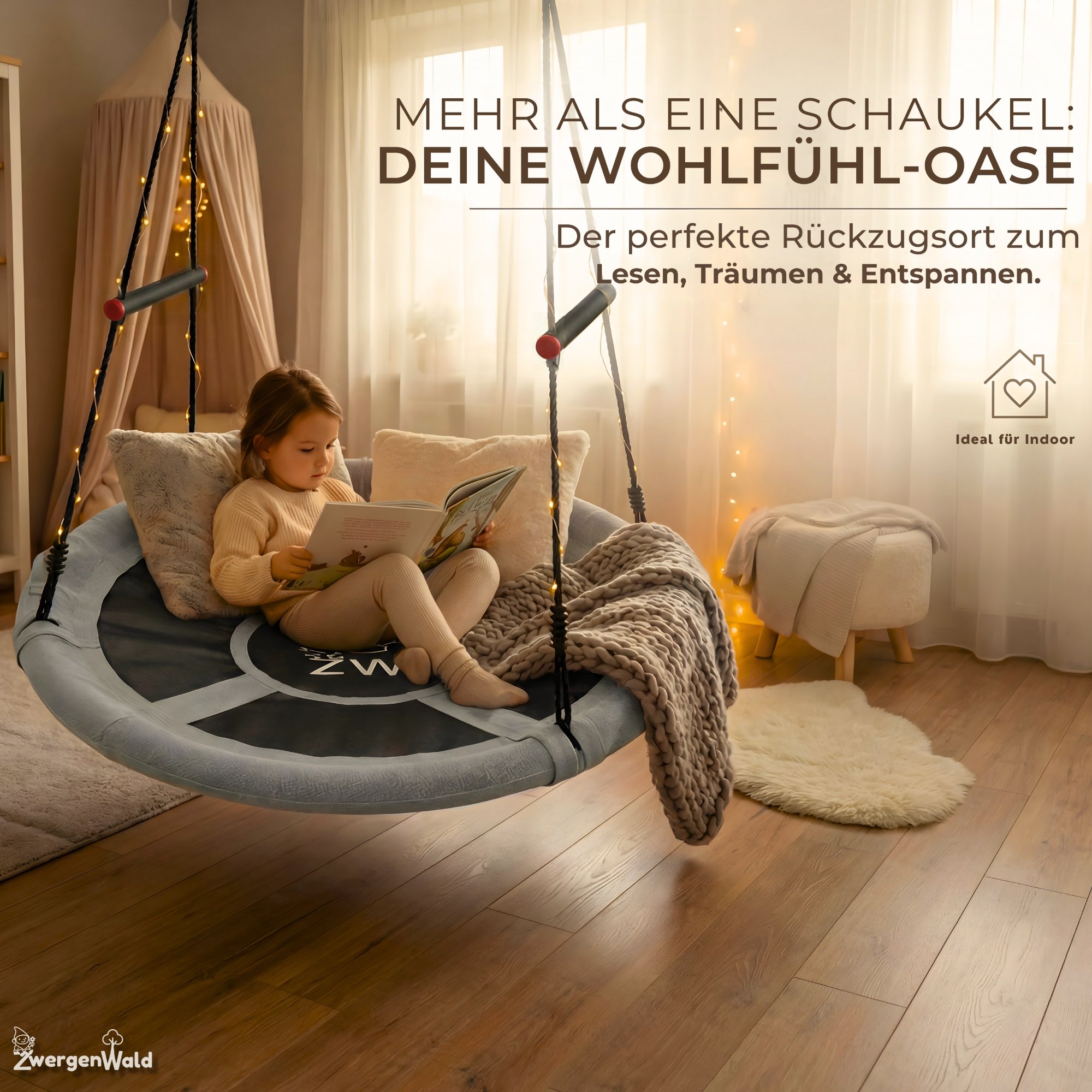 Kind liest entspannt in der Nestschaukel im Kinderzimmer